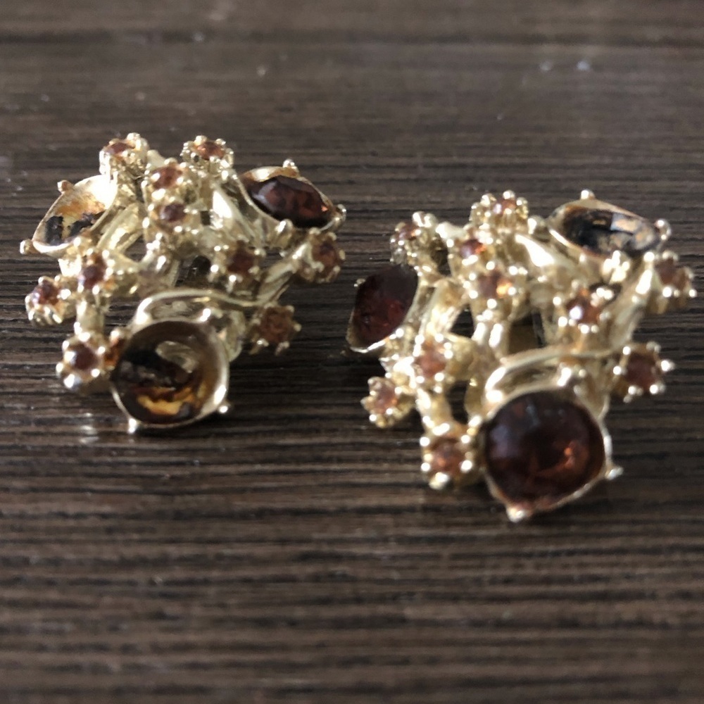 Vintage brown & gold stone clip on earrings (tiny Flaw)